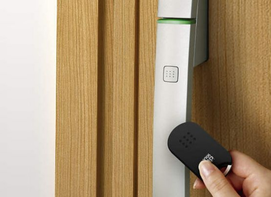 標準装備：タグキー・カードキーでスマートな出入り