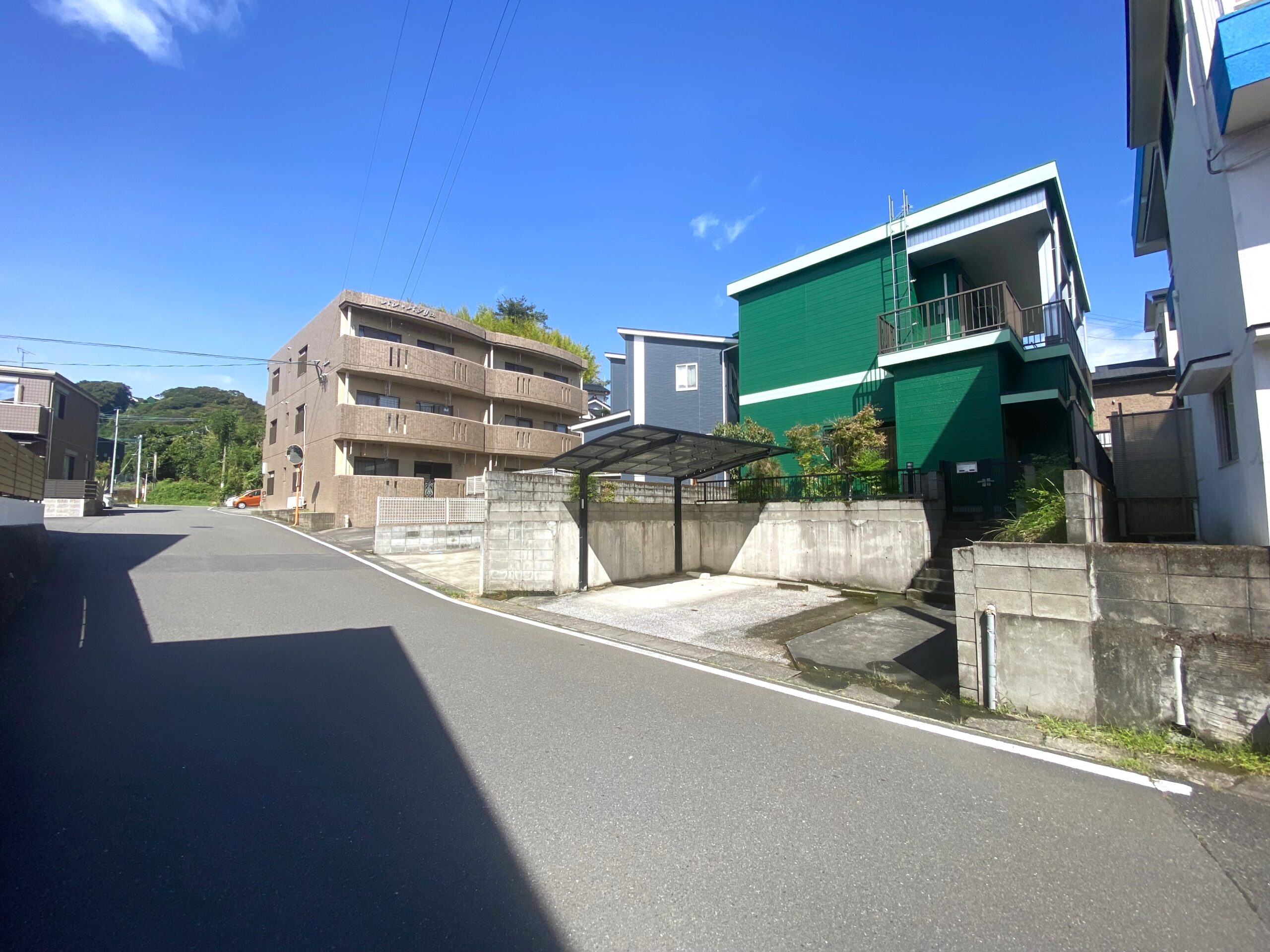 タイヨー中山店まで６５０ｍ・中山小学校まで８００ｍ！中山バイパスへのアクセス良好！前面道路広々！駐車並列３台可！