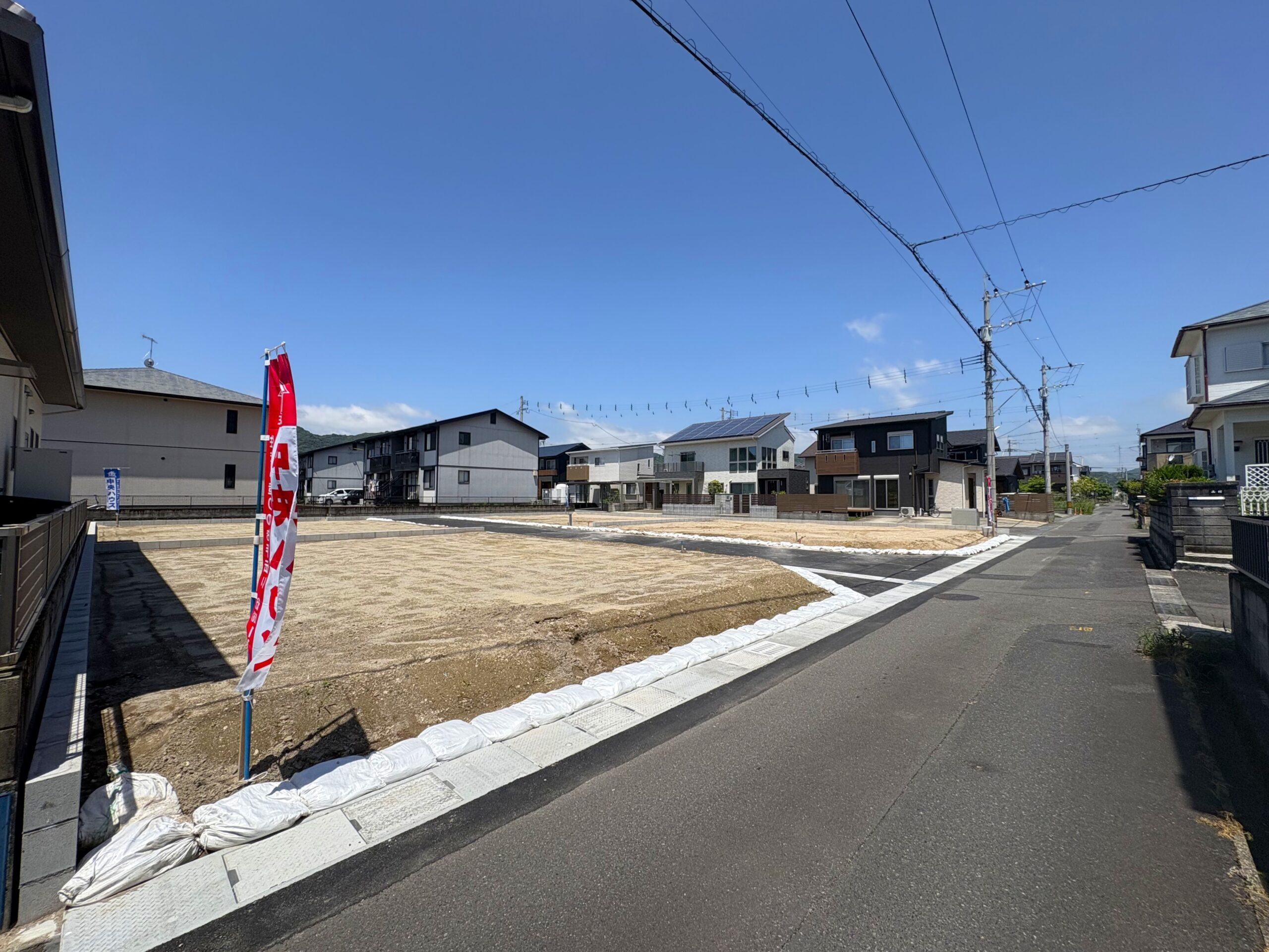 清和３丁目、閑静な住宅街に全４区画誕生。中央ハウス徒歩圏内の安心感と、自由設計の喜びを。この場所から、あなたらしい暮らしが始まります。