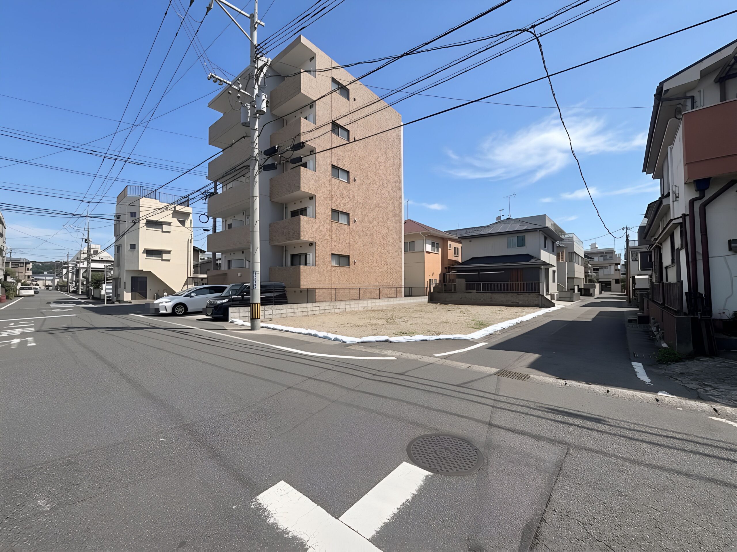 ニシムタスカイマーケットが目の前！東南角地・陽当たり良好！幼稚園や学校、大きな公園が徒歩３分圏内に揃うお子様を育むのに適した立地！