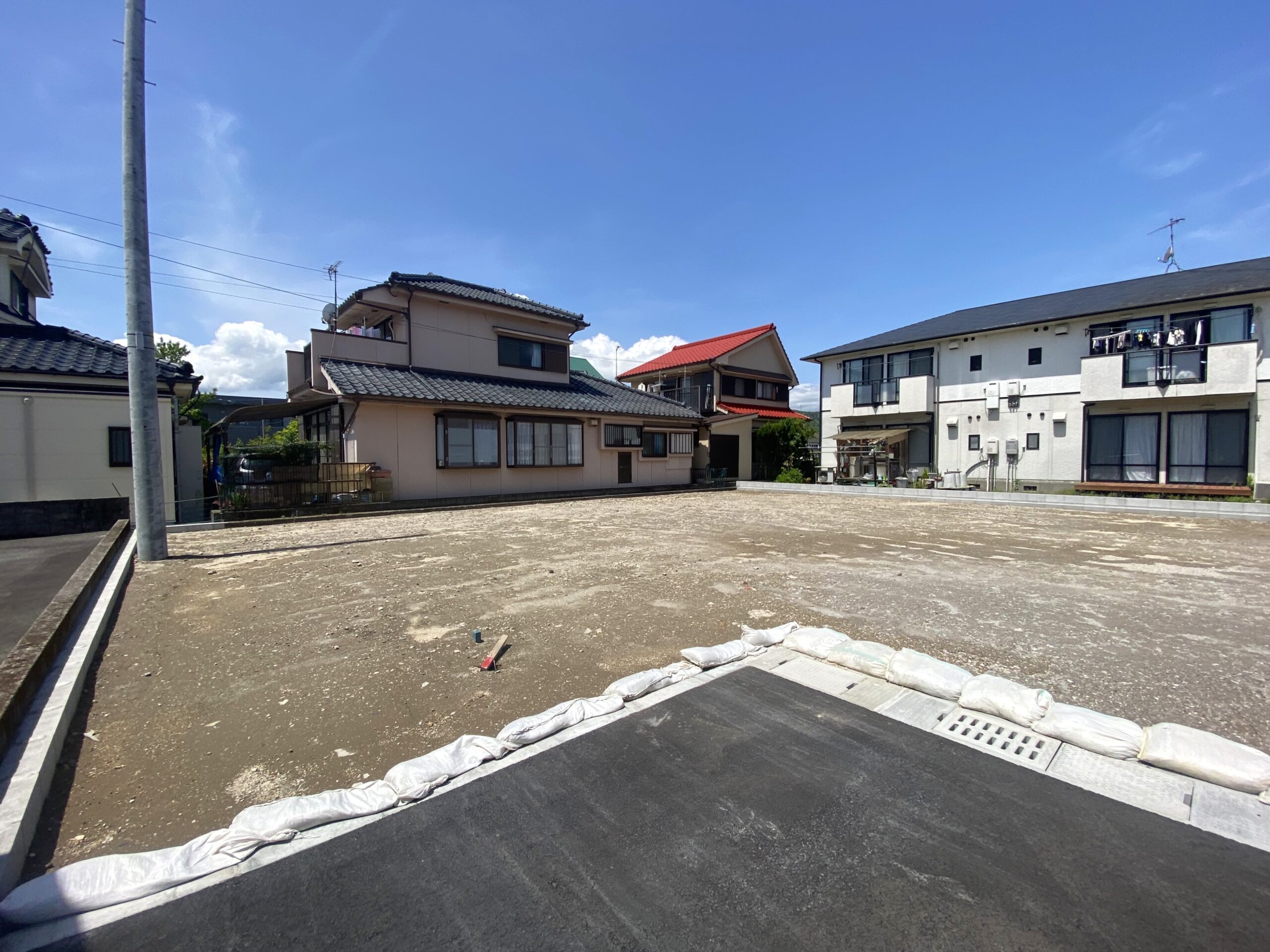 清和小学校まで３２０ｍ！敷地広々！平屋の建築も可能です。陽当たりも良好です！全３区画分譲地の１区画！