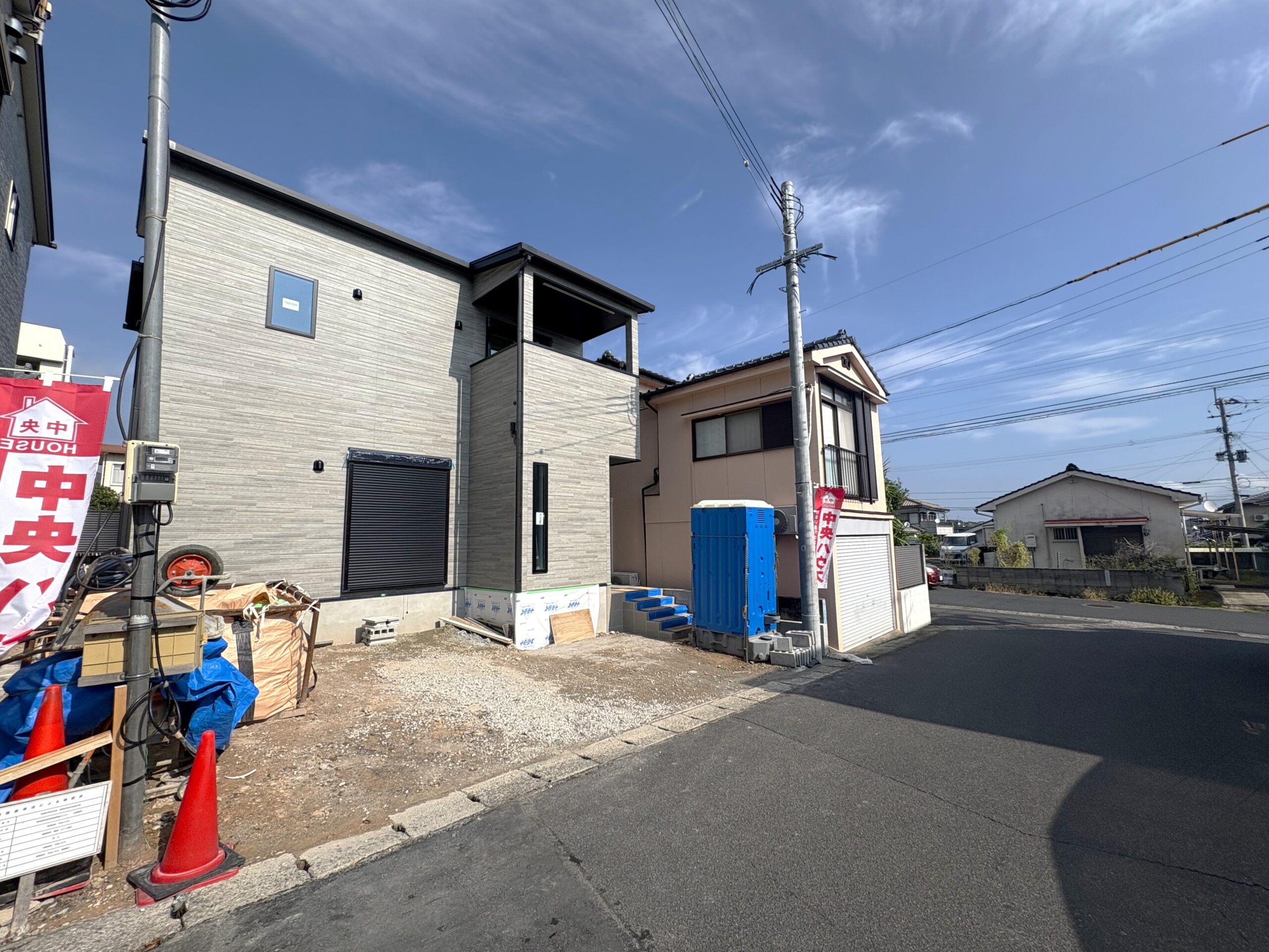 まもなく完成！内覧予約受付中！Ａコープ桜ヶ丘店まで１８０ｍ！南向きで陽当たり良好！使い勝手の良い回遊動線が魅力的な住まいです♪