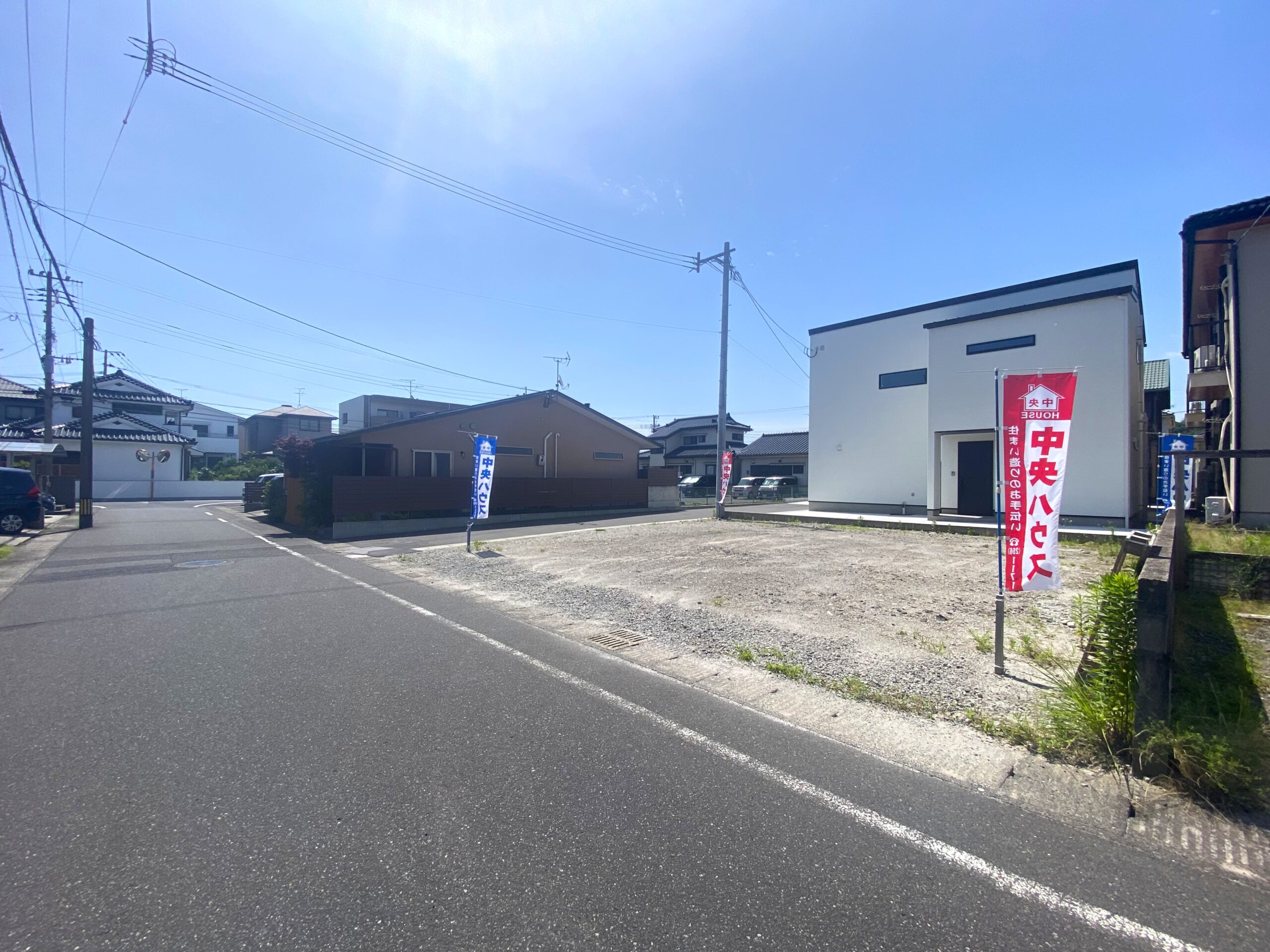 業務スーパー谷山店まで４５０ｍ！周辺に利便施設が充実した住み良い住環境！圧迫感のない角地物件です！