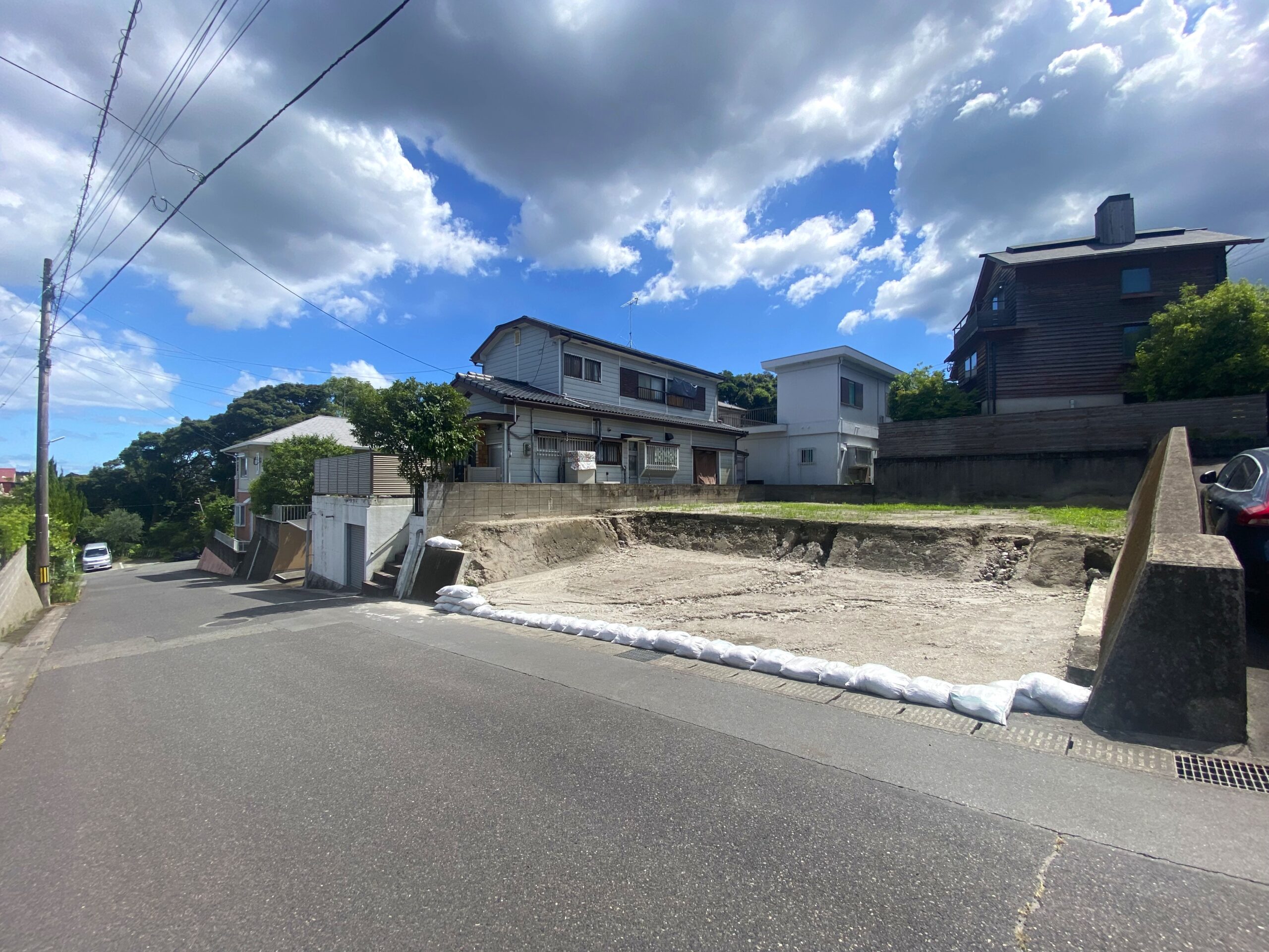 武岡小学校まで５２０ｍ・マックスバリュ武岡店まで８５０ｍ！敷地広々！前面道路幅員６ｍ！建築条件無し！