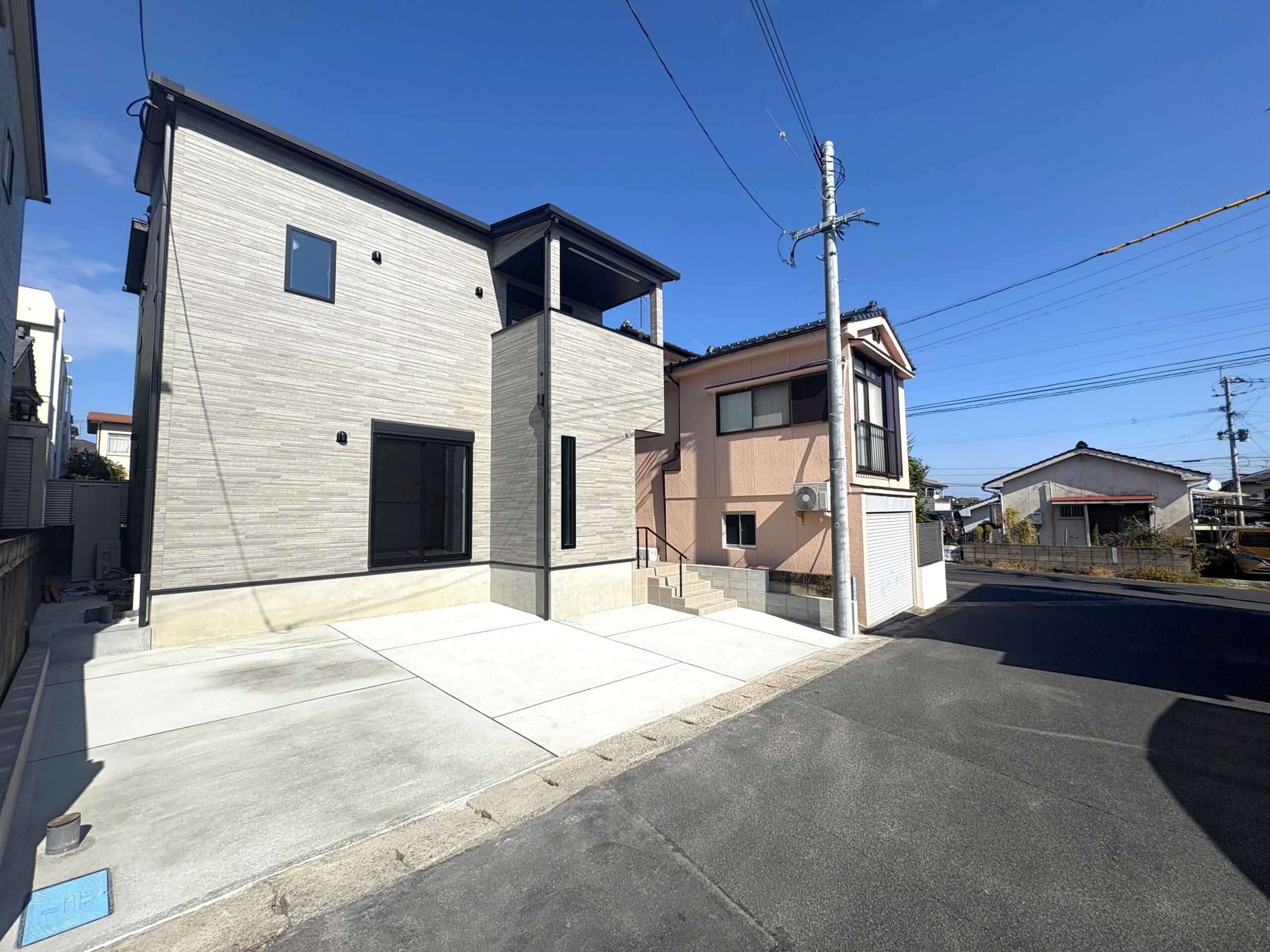 即日内覧可！内覧予約受付中！Ａコープ桜ヶ丘店まで１８０ｍ！南向きで陽当たり良好！使い勝手の良い回遊動線が魅力的な住まいです♪