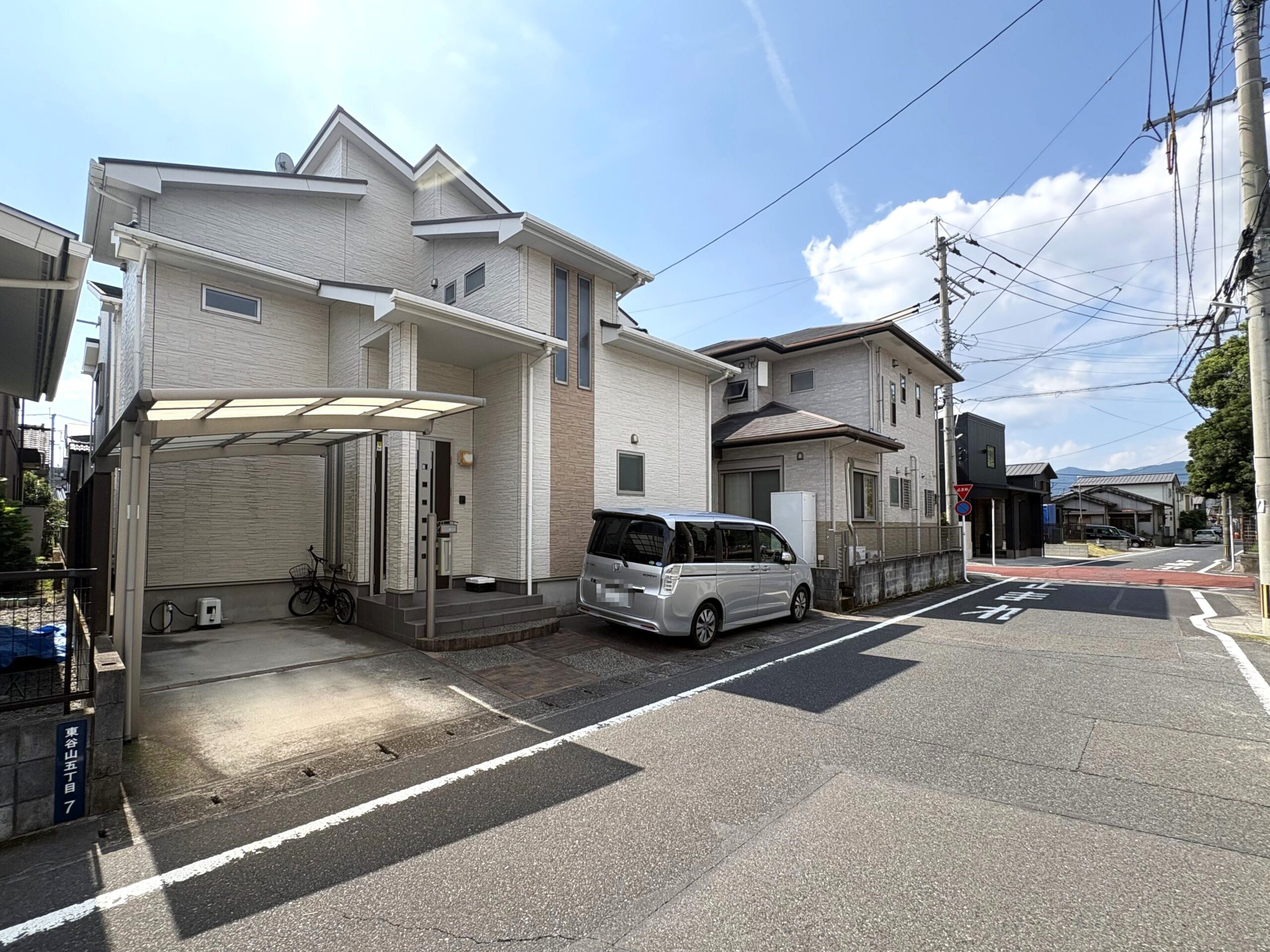 コープ谷山店まで４５０ｍ！豊富な収納とウッドデッキが魅力の４ＬＤＫ！丁寧にお使いのため室内は大変綺麗でそのまま住めます♪